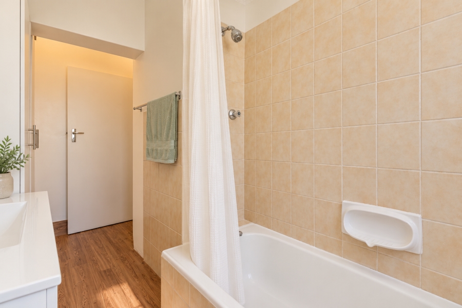 2 Bedroom Property for Sale in Green Point Western Cape